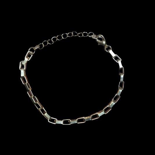 Sleek Minimalist Chain
