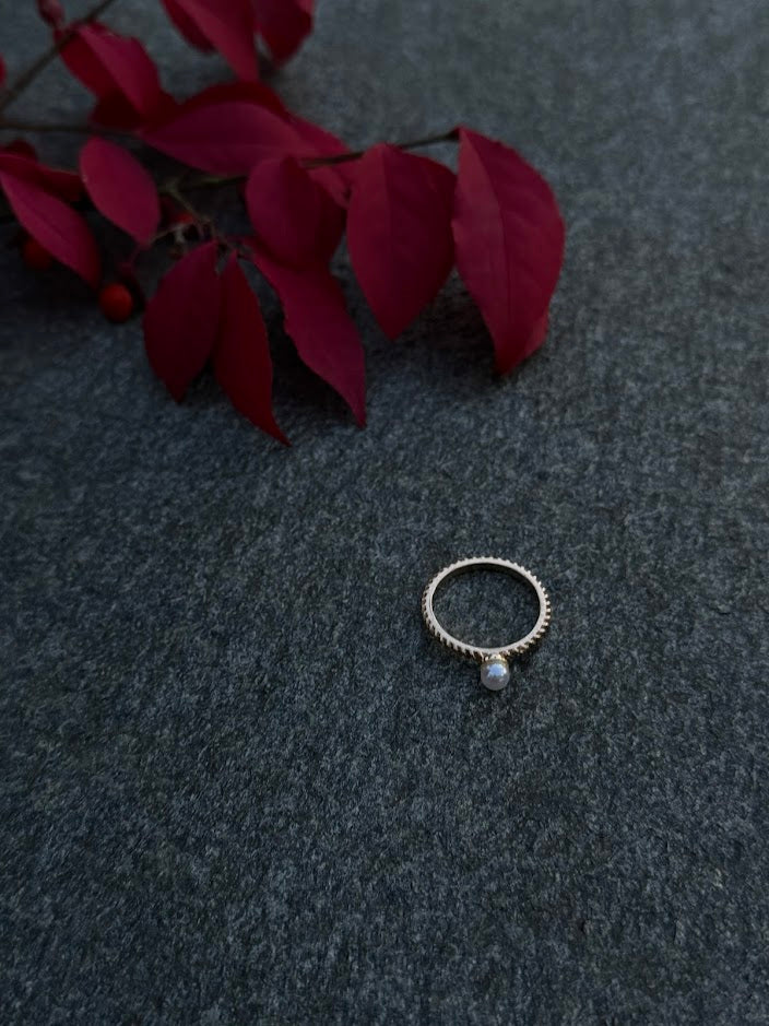 Glass Pearl Ring